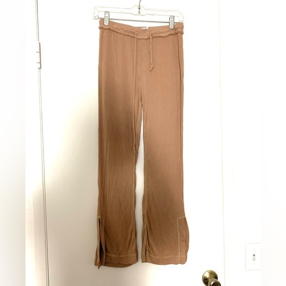 Out From Under Ribbed Knitted Pants With Slits Straight Leg Cream Tan Small - Picture 1 of 14
